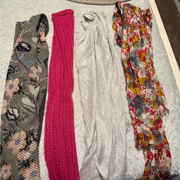 Assorted Patterned Scarves - Picture 3 of 5